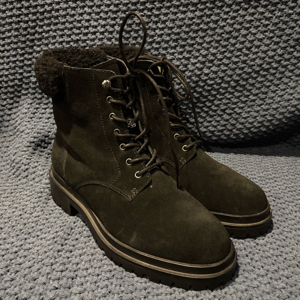 Women’s Lauren Ralph Lauren black boots. Size 8